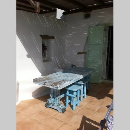 Pithos House *