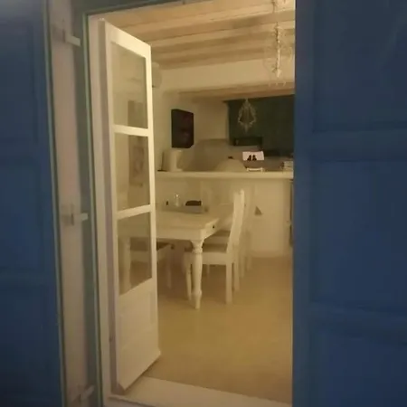 Pithos House